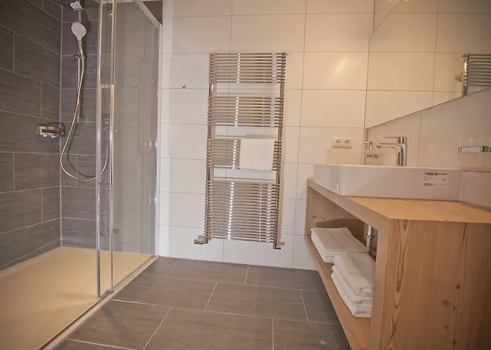 Haus Notburga בית הארחה סרפהאוס